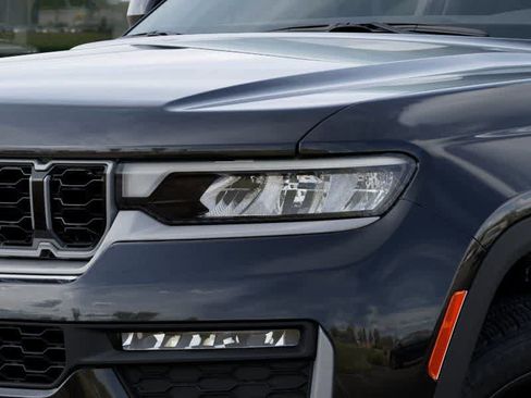 New 2026 Jeep Grand Cherokee Limited w/ Limited Altitude Package AWD/4WD image 10