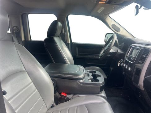 Used 2024 RAM 1500 Tradesman w/ Chrome Appearance Group image 7