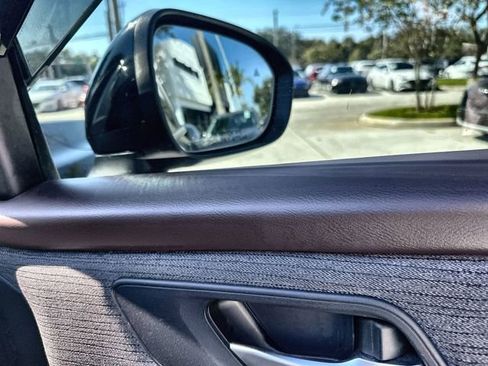 Used 2023 Nissan Rogue SV image 32