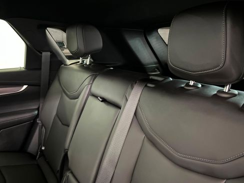 New 2025 Cadillac XT5 Luxury FWD image 21