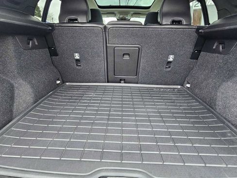 Certified 2025 Volvo XC40 B5 Core w/ Protection Package Premier image 15