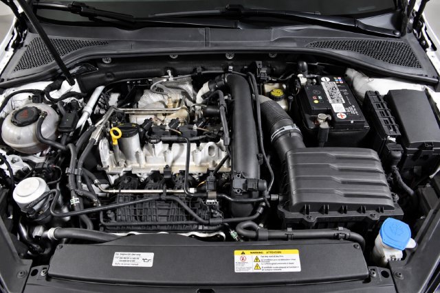 Used 2020 Volkswagen Golf 4-Door FWD image 35