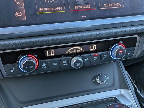 Used 2022 Audi Q3 2.0T Premium Plus AWD/4WD image 21