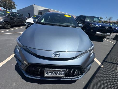 Used 2023 Toyota Corolla SE FWD image 2