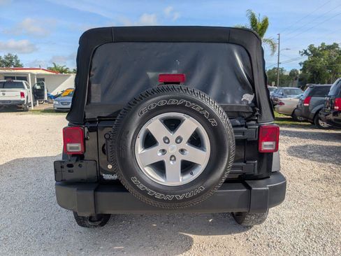Used 2015 Jeep Wrangler Unlimited Sport w/ Quick Order Package 24S AWD/4WD image 6