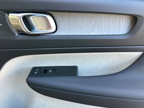 New 2026 Volvo XC40 B5 Ultra w/ Climate Package image 19