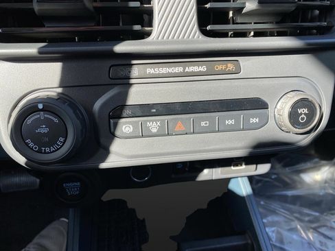 New 2025 Ford Maverick Lariat w/ Black Appearance Package image 24