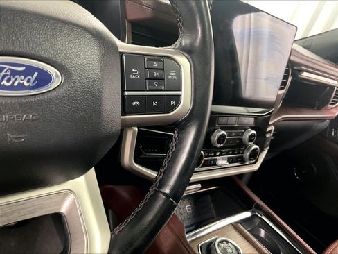 Used 2024 Ford Expedition Limited image 25