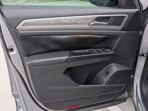 Used 2020 Volkswagen Atlas Cross Sport SE FWD image 10