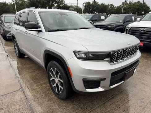 Used 2024 Jeep Grand Cherokee L Limited w/ Luxury Tech Group II AWD/4WD image 3