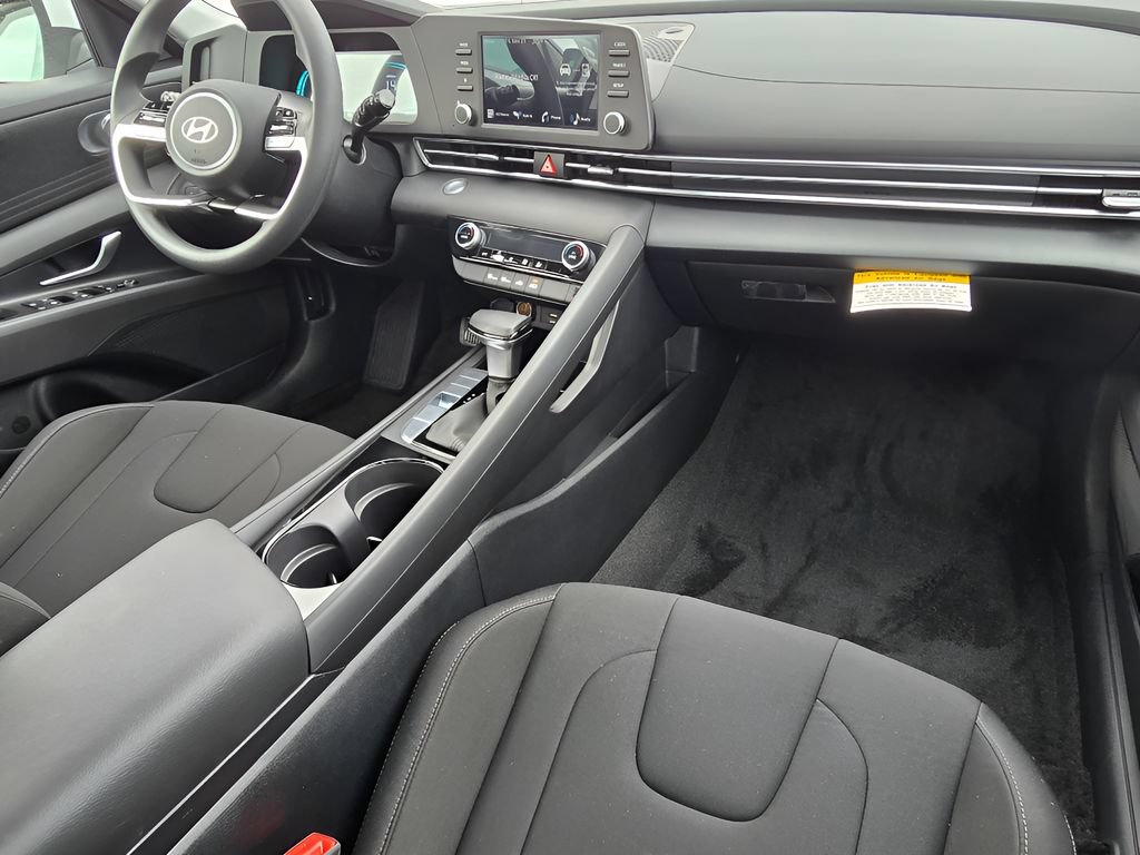 Used 2026 Hyundai Elantra Hybrid FWD image 28