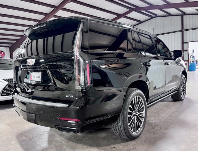 Used 2025 Cadillac Escalade Sport Platinum AWD/4WD image 3