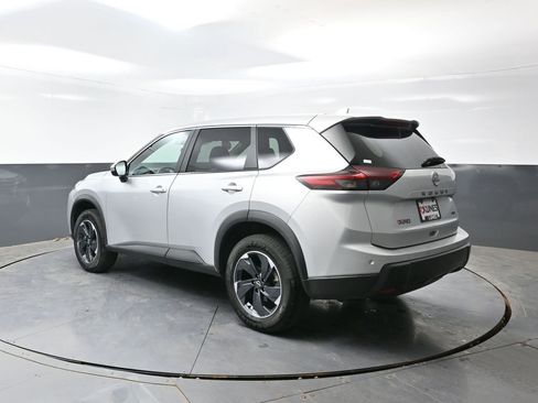 Used 2025 Nissan Rogue SV AWD/4WD image 10