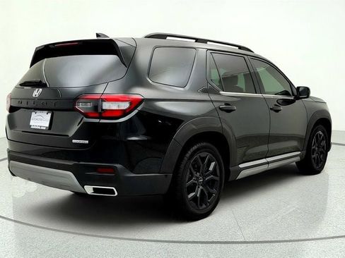 Used 2025 Honda Pilot Touring image 5