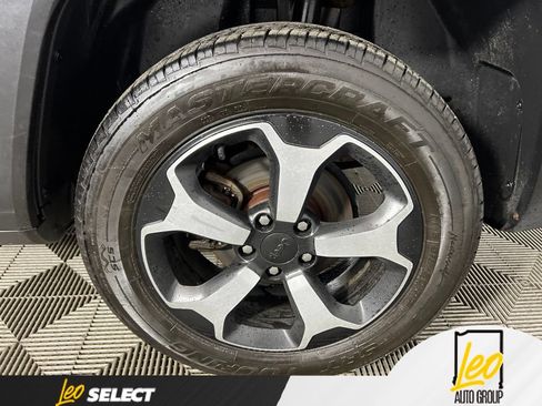 Used 2020 Jeep Renegade Sport w/ UConnect 7.0 Group AWD/4WD image 11