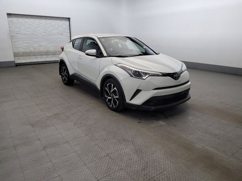 Used 2018 Toyota C-HR XLE image 11