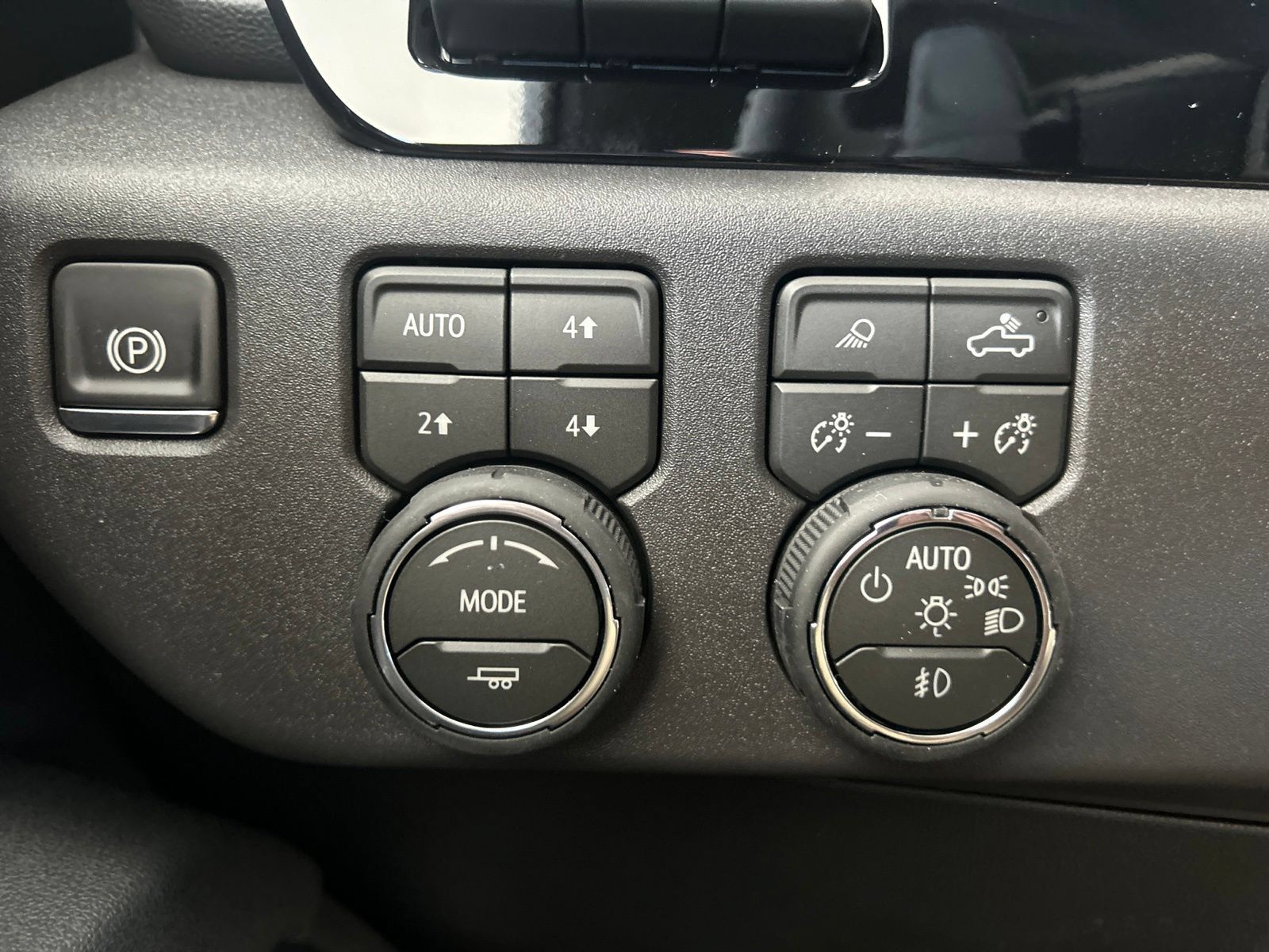 New 2026 Chevrolet Silverado 1500 High Country w/ High Country Premium Package AWD/4WD image 23