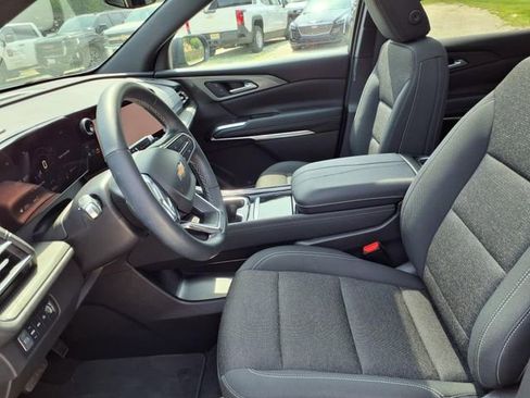 Used 2024 Chevrolet Traverse LT AWD/4WD image 5