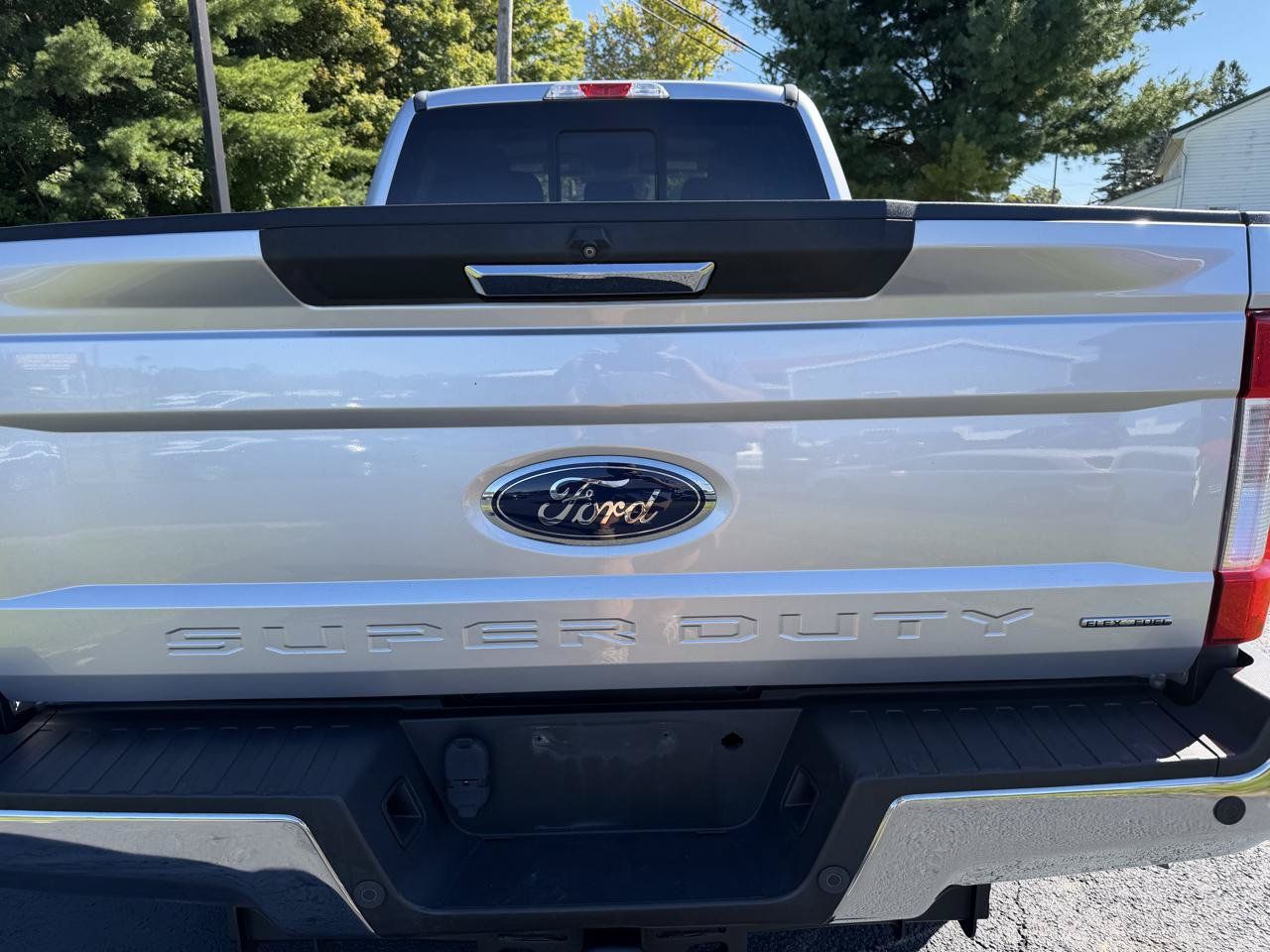 Used 2017 Ford F250 XLT w/ XLT Premium Package AWD/4WD image 17