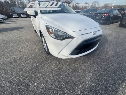 Used 2017 Toyota Yaris iA image 27