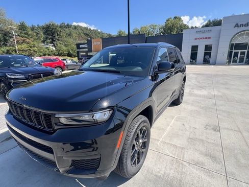New 2025 Jeep Grand Cherokee L Altitude image 7