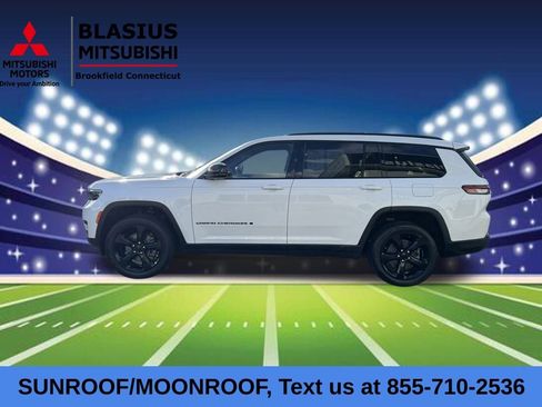 Used 2023 Jeep Grand Cherokee L Laredo image 4