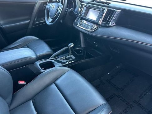 Used 2018 Toyota RAV4 SE w/ Power Extra Value Package FWD image 18