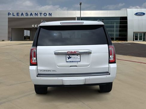 Used 2018 GMC Yukon XL Denali w/ Denali Ultimate Package RWD image 4