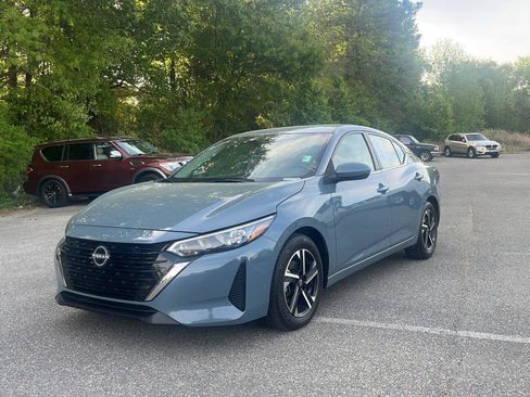 Used 2024 Nissan Sentra SV image 1