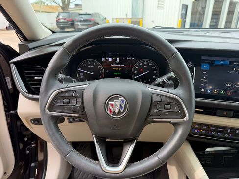 Used 2021 Buick Envision Avenir image 13