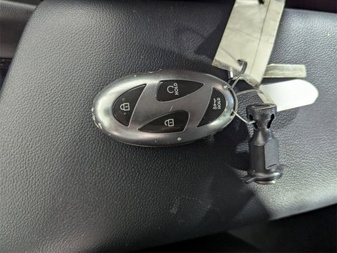 Certified 2024 Hyundai Elantra Blue image 28