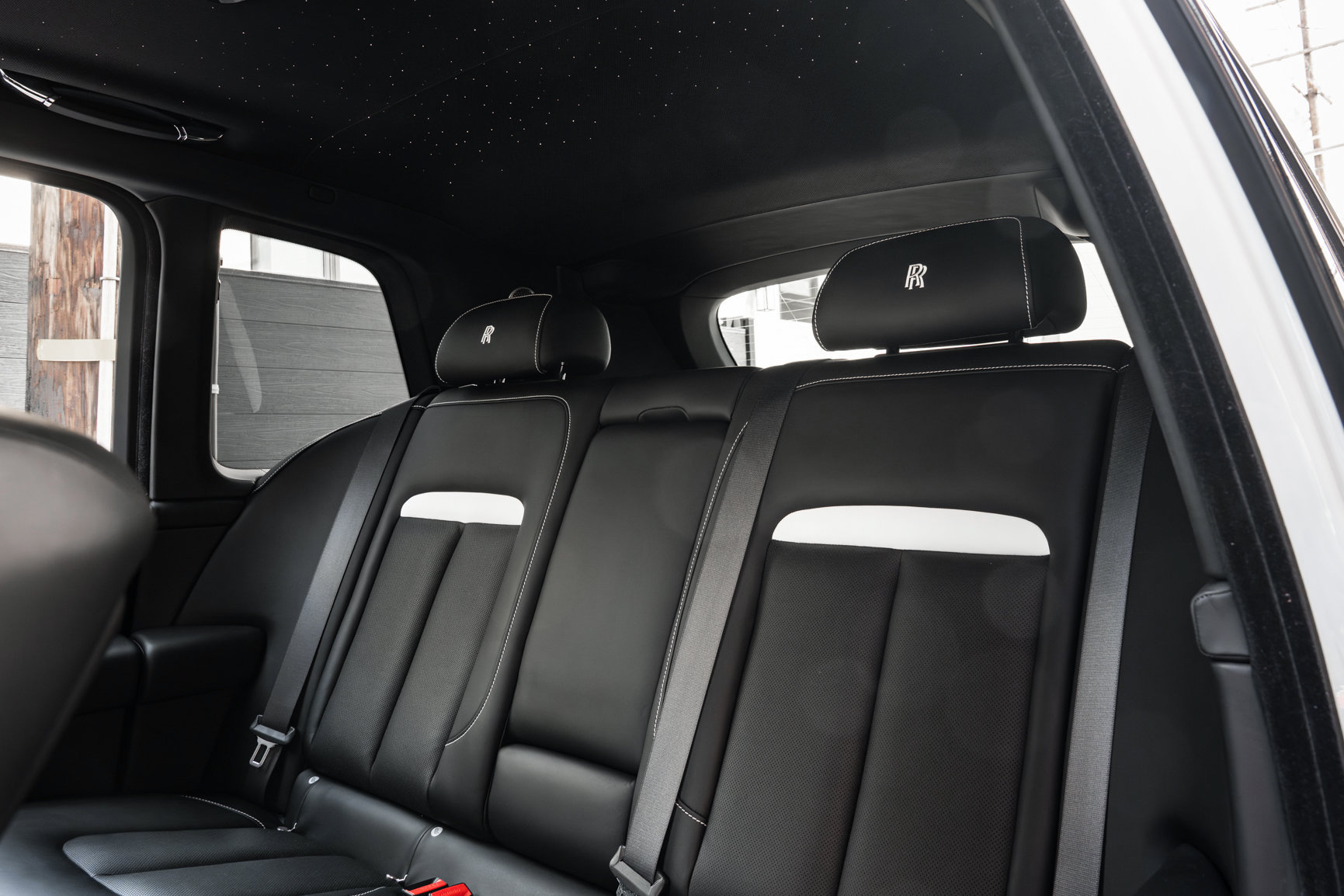 Used 2023 Rolls-Royce Cullinan w/ Technology Package AWD/4WD image 39
