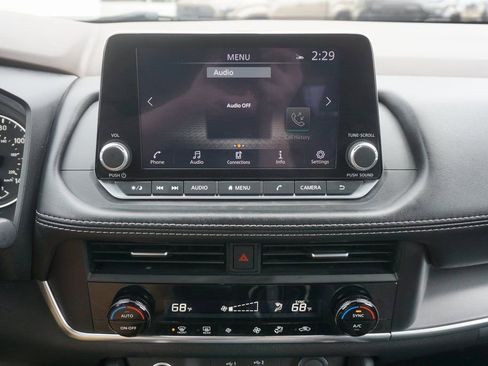 Used 2023 Nissan Rogue SV FWD image 10