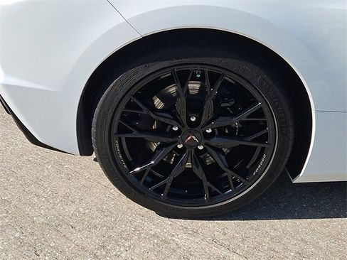 Used 2024 Chevrolet Corvette Stingray Preferred Conv w/ Z51 Performance Package image 5