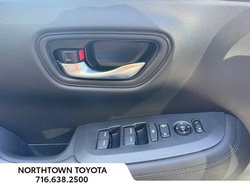 Used 2024 Honda HR-V LX image 30