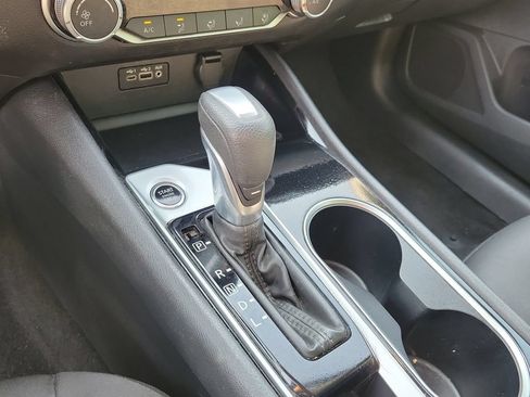 Used 2024 Nissan Altima 2.5 SV FWD image 34