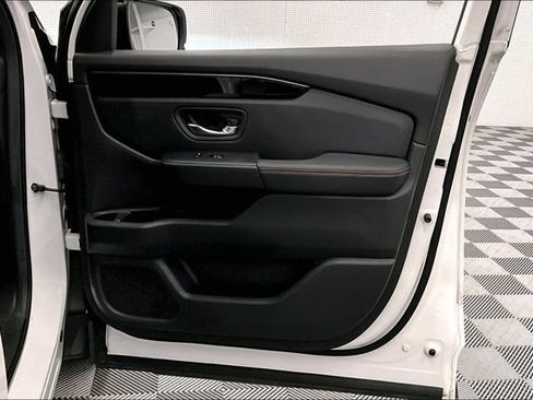 Used 2024 Honda Pilot TrailSport image 22