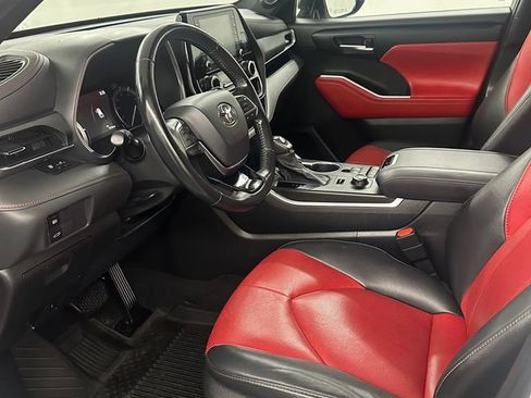 Used 2021 Toyota Highlander XSE AWD/4WD image 10