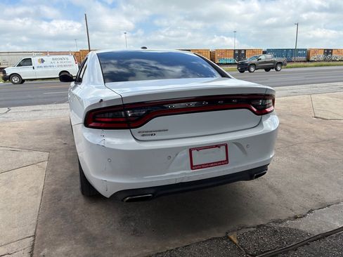 Used 2016 Dodge Charger SE w/ Power Sunroof Group AWD/4WD image 10