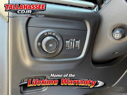 New 2026 Jeep Grand Cherokee Limited w/ Luxury Tech Group II RWD image 37