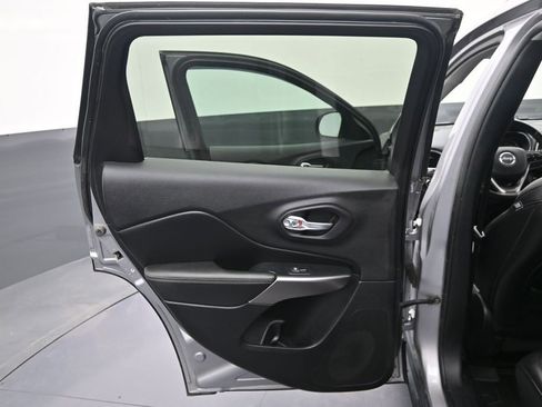 Used 2020 Jeep Cherokee Limited AWD/4WD image 29