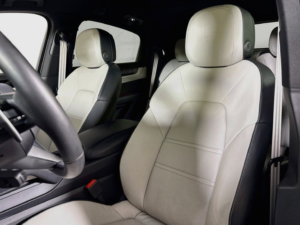 Certified 2026 Porsche Cayenne S AWD/4WD image 5