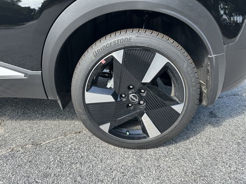 New 2025 Nissan Kicks SR image 19