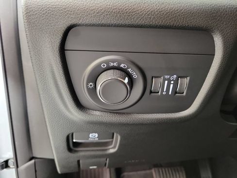 Used 2025 Jeep Grand Cherokee L Laredo w/ Luxury Tech Group I AWD/4WD image 13