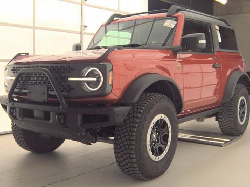 Used 2024 Ford Bronco Badlands w/ Sasquatch Package image 1