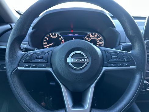 Used 2024 Nissan Altima 2.5 SV image 21