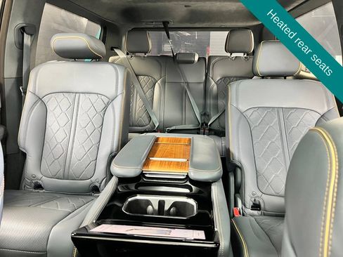 Used 2024 Jeep Grand Wagoneer Series III AWD/4WD image 18