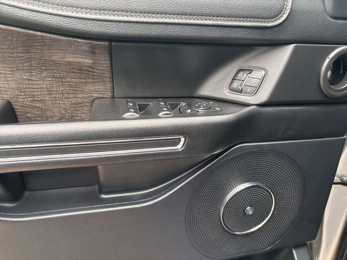 Used 2020 Ford Expedition Limited w/ Equipment Group 301A image 8