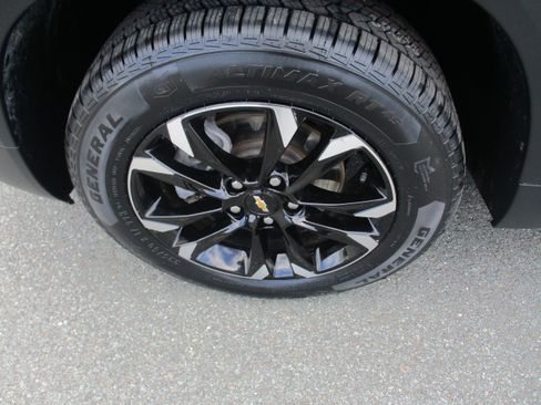 Certified 2022 Chevrolet TrailBlazer LT w/ Driver Confidence Package image 9