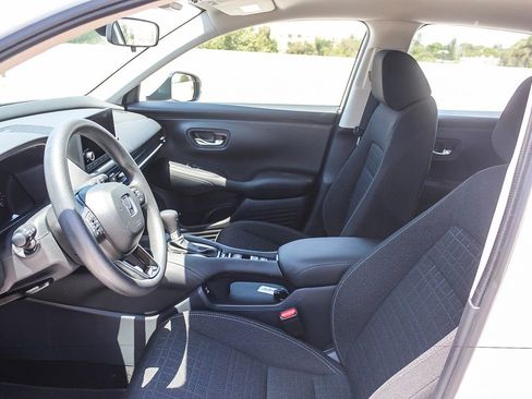 Certified 2025 Honda HR-V LX image 18